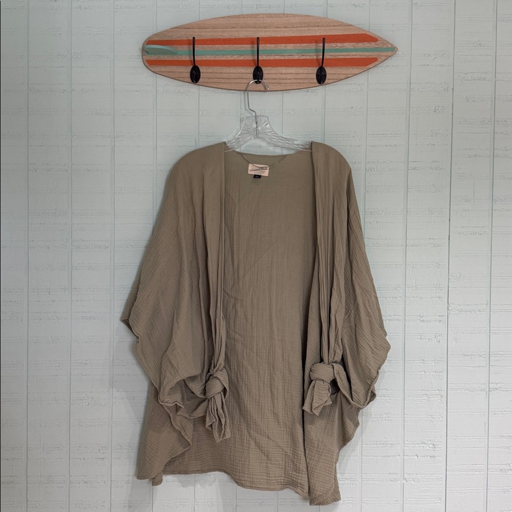 Universal Thread Light Green Kimono